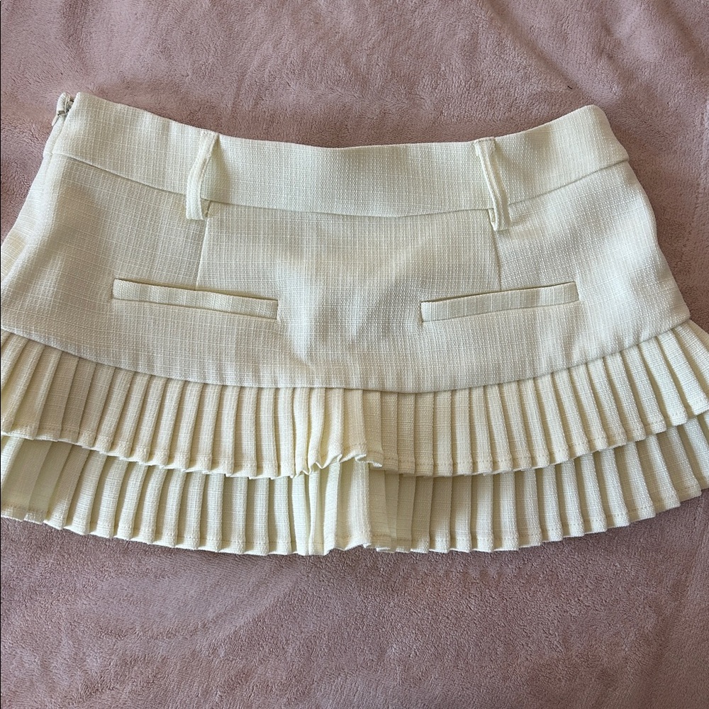 Cream Pleated Mini Skirt - Picture 2 of 8